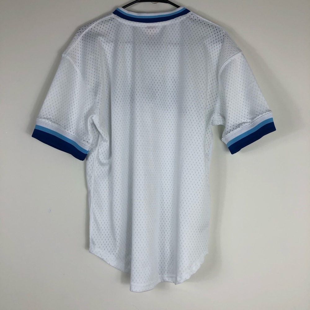 ✨SOLD✨ Atlanta Braves V-Neck Mesh Jersey - Picture 2 of 5